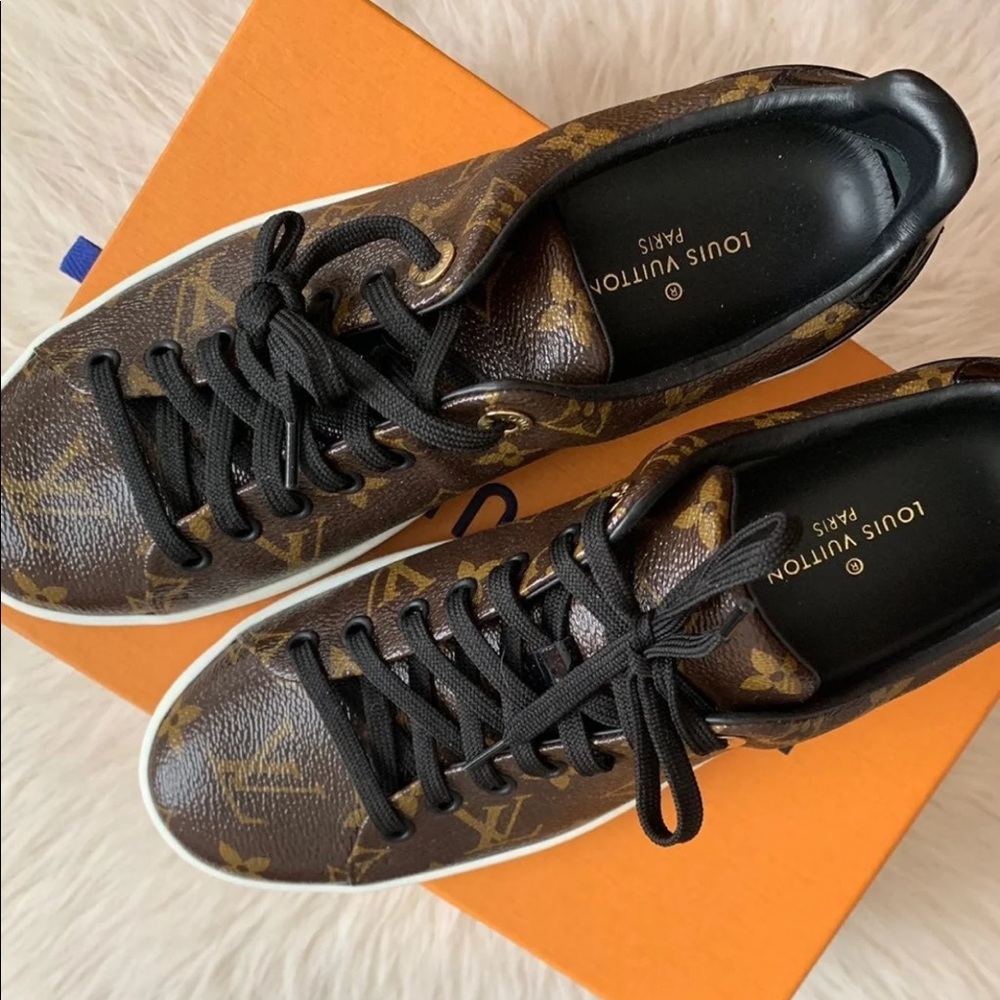 Louis Vuitton front row sneakers size 7.5